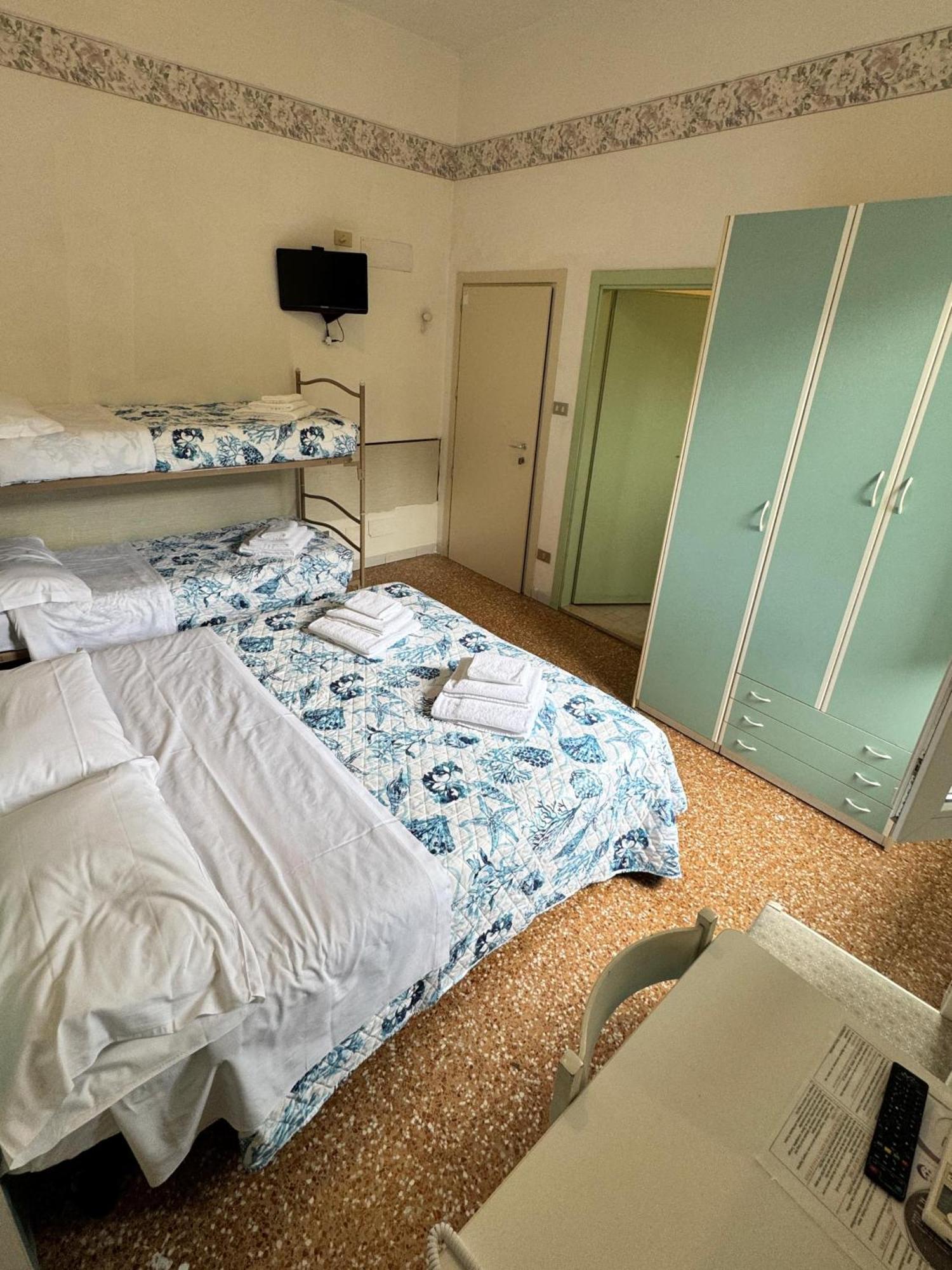 Hotel Urania Nuova Gestione Rimini Exterior foto